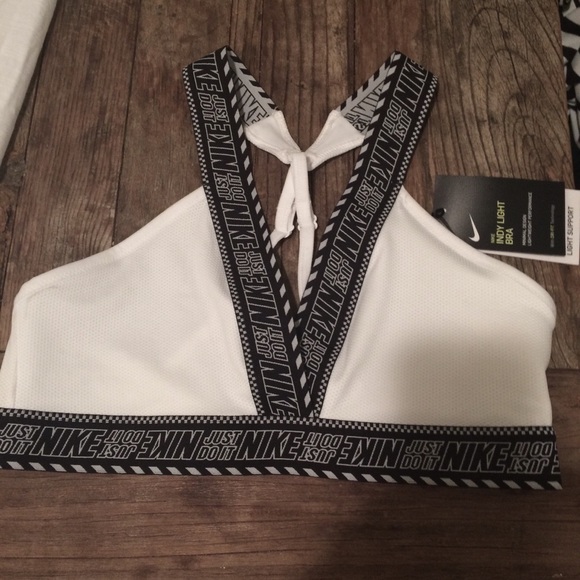 SOLD NWT Nike White Indy Sports Bra: Medium - Picture 4 of 7